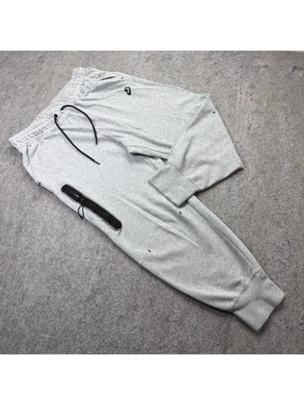 Nike Sportswear Tech Fleece Jogger Women L Gray 27" CW4292
